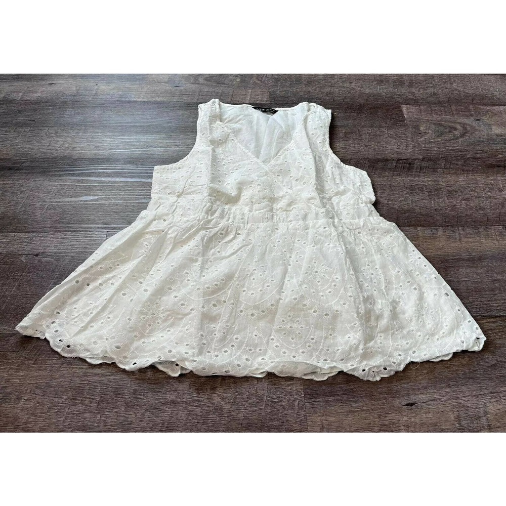 Shein Womens White Eyelit Fabric Size Medium Tank Blouse N6